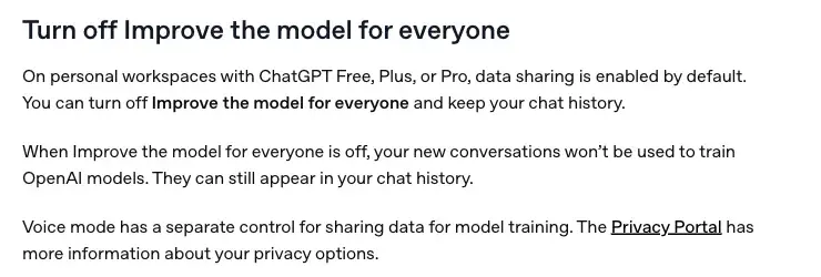 Ausschnitt der OpenAI-Hilfeseite zu Datenkontrollen: In persönlichen Workspaces mit ChatGPT Free, Plus oder Pro ist die Datenfreigabe standardmäßig aktiviert, und man kann „Improve the model for everyone“ ausschalten und den Chatverlauf behalten